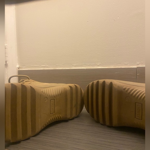 YEEZY boots for sale! Size: 7 from the Season 7 collection - Picture 3 of 4